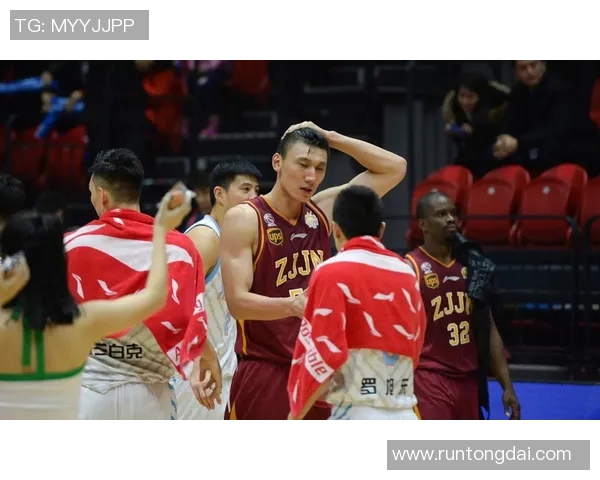 上海男篮与浙江男篮激战正酣谁能在这场对决中笑到最后